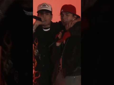 Rusherking y CRO en VIVO cantando