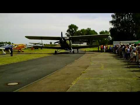 Militärflugplatz Großenhain DDR Antonov AN-2 Doppeldecker Rundflug