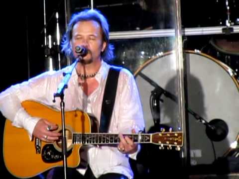 Travis Tritt - Long Haired Country Boy (Live at Fun Fest 2012)