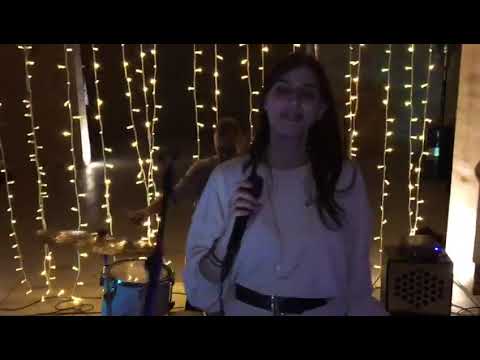 Wedding Band With Female Vocals in Tuscany Italy - Live Music