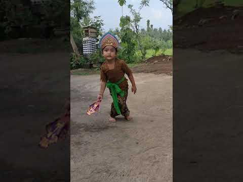 Lestarikan Seni & Budaya Bali Janger Cilik 😁👍🙏🏻 #bali #taribali