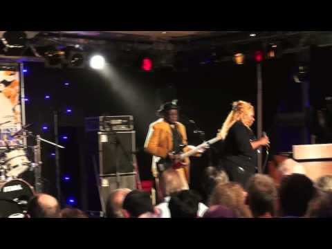 Zora Young "I Believe I'll Dust My Broom / et all..." [Lucerna 14/11/2014]