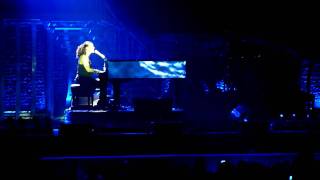 Alicia Keys (piano &amp; voice) &quot;Pray for forgiveness&quot; live at the O2 Arena in London on 26/05/10