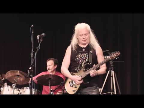 A FRONT Zenekar ( Alapi, Szilágyi, Vincze, Fekete ) egri koncertje