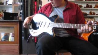Video thumbnail for In store demo - Jerry Jones Neptune by Music Gear World Wide