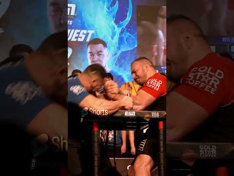 Ivan Matyushenko vs Alizhan Muratov #eastvswestarmwrestling #armwrestling #mma #ufc