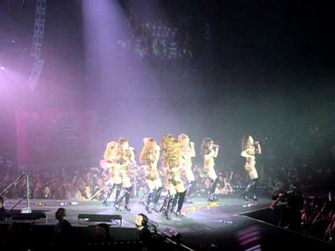 110610 SMTOWN in PARIS -- Girl's Generation _ Oh!