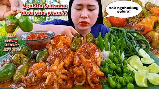 Download lagu EAT, SPICY CURRY SAUCE SQUID, FAT CHILI, COMPLETE, RAW VEGETABLES mp3