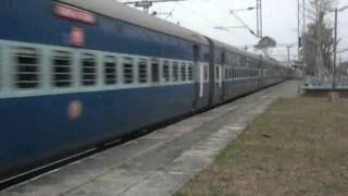preview picture of video '25- coach Coromandel Express at Sankrail'