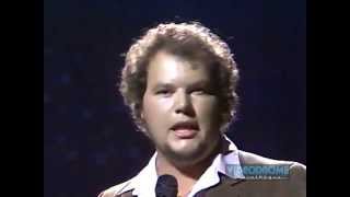 DUDLEY MOORE & CHRISTOPHER CROSS - Arthur's Theme (Live)