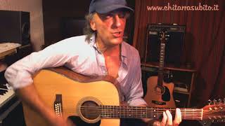 Ragazza d&#39;argento voce e chitarra