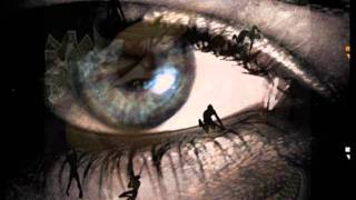 LUIS EDUARDO AUTE  -  BUITRES Y TIBURONES - LUIS EDUARDO AUTE