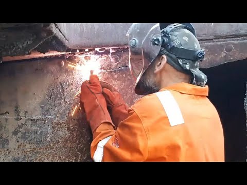Episode 8 - Using a plasma cutter to remove the bulkheads