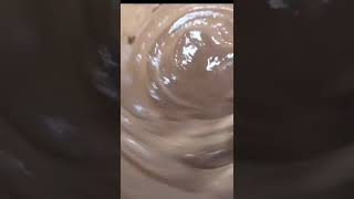सबसे आसान दूध चॉकलेट आइसक्रीम (3 सामग्री!)