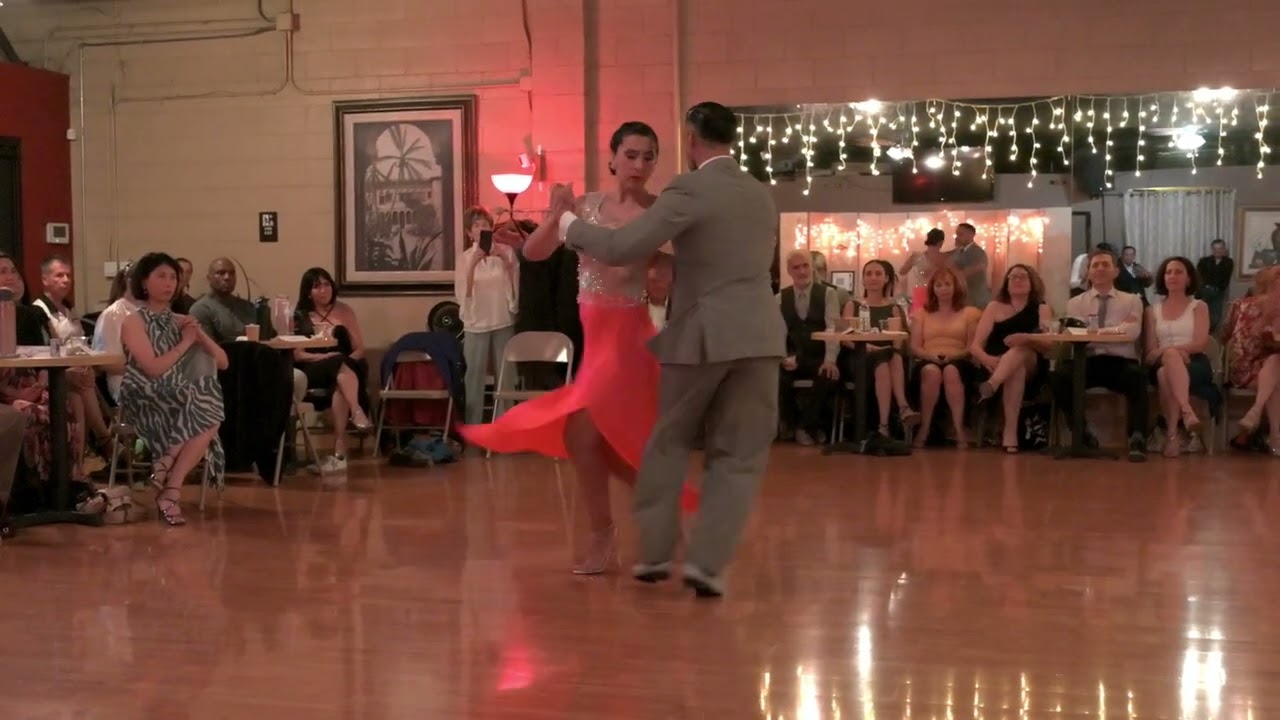 Video thumbnail for Yesica Esquivel and Ariel Leguizamon at Milonga Sonata 1/4