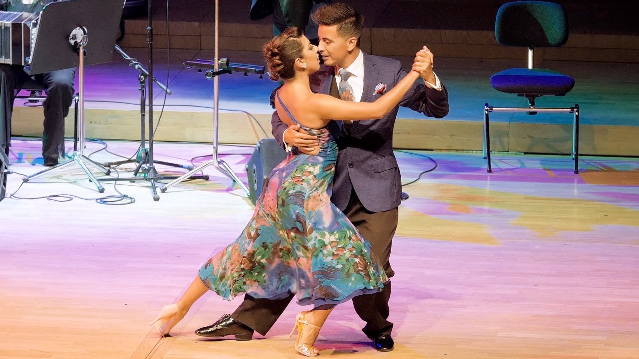 Roxana Suarez and Sebastian Achaval – Desde el alma by Roberto Siri #SebastianyRoxana