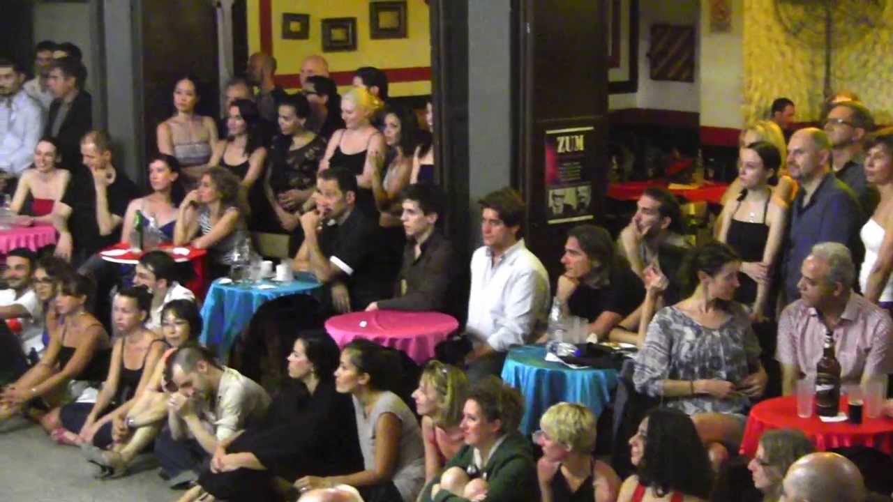 Publico para ver a Milena Plebs y Demián García