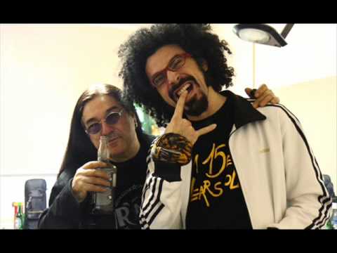 Pino Scotto - Gli Arbitri Ti Picchiano (Album Buena Suerte)(Feat Caparezza)