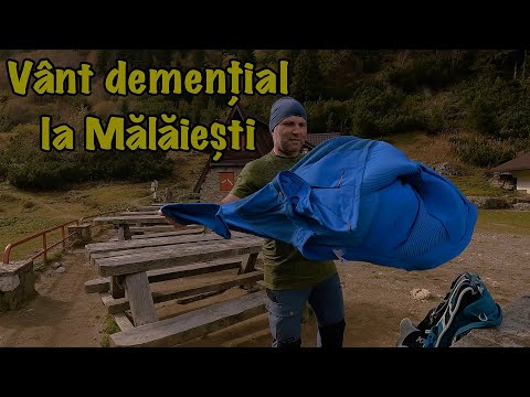 Cum arată Valea Mălăiești toamna? O tură foto prin Bucegi și un vânt puternic la Cabana Mălăiești