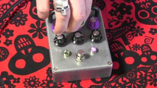 Video thumbnail for Mantic Effects FLEX sub octave fuzz machine synthesizer guitar effects pedal demo by gearmanndude