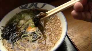 preview picture of video '直江津駅立ち食いそばで和風中華を食す Japanese Noodle Soba Naoetsu Station'