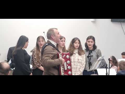 BISERICA MARISEL — LA POARTA CEA FRUMOASA STA OLOGUL