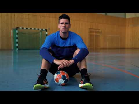 Beidbeiniger Schlagwurf mit Andy Schmid (German) - Learn from the stars - Learn Handball