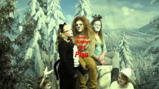preview picture of video 'Kindergruppe der Theatergruppe Plankenfels Weihnachtmarkt 2013'