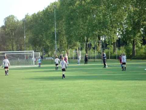 CDW E3 kampioen tegen Hercules 3-4