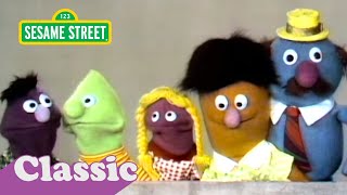 Sesame Street: Five People in My Family (Song)