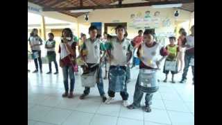 preview picture of video 'Musica na Escola Cruz CE Canema Batucan 2'
