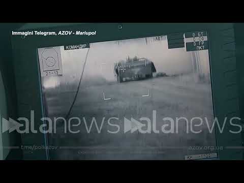 Ucraina, l'unità Azov distrugge un carro armato russo