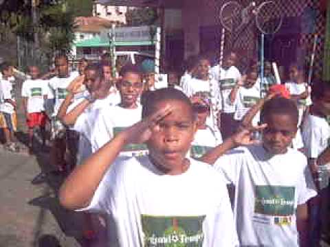 Desfile de 7 de Setembro do Projeto Segundo Tempo Da associação 9 de Outubro do Candeal