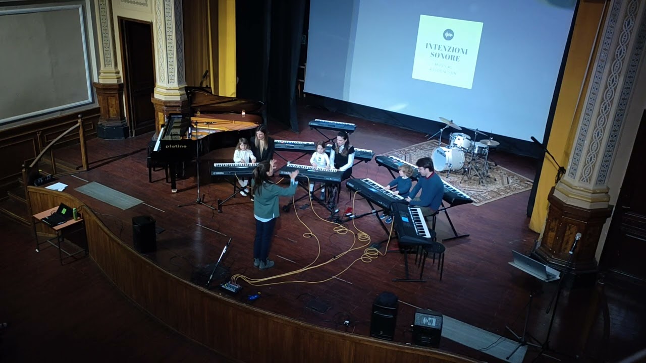 corso yamaha music wonderland per i bimbi di 3 anni - alieni