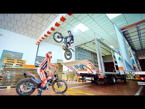 Insane Trial skills Marcelli & Pablo Suarez - Montesa 4RT at TJR Logistics Warehouse