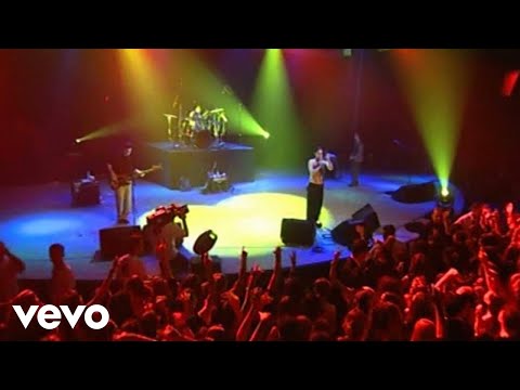 Video thumbnail for İstanbul (Live at Bostancı Gösteri Merkezi, İstanbul, 2003)
