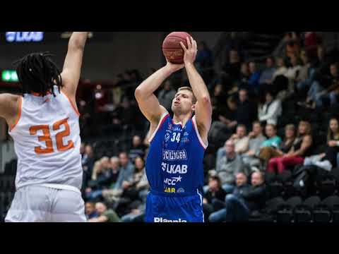 Mobilaris play of the game vs. Umeå BSKT: Bryce Douviers reverse dunk