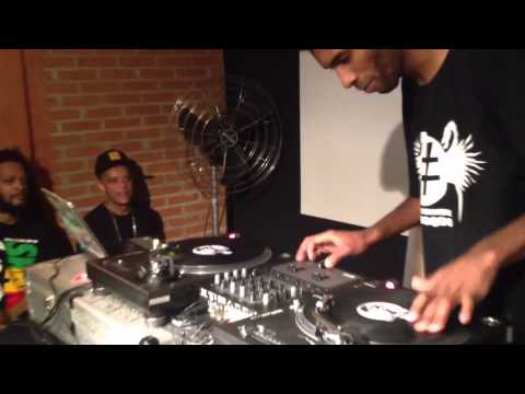 QUARTZ RISCOS E BATIDAS - 01/12/2013 - INFO / Q...