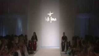 Download lagu Luli Fama Bikinis and Swimwear Fashion Show mp3