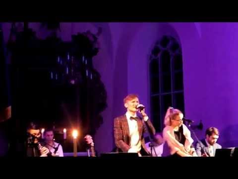 Karl-Erik Taukar  ja Lenna- "Jõulutaat on meie poole teel"