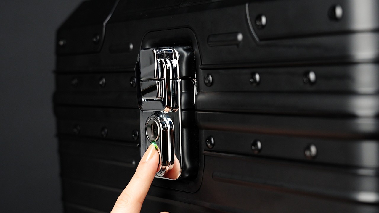 ¿Un maletero que se abre con huella? Tomcat Touchcase