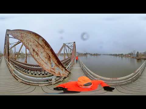 Ruosteinen rautatiesilta Isojoenrannan ja Kalaholman välillä Porissa