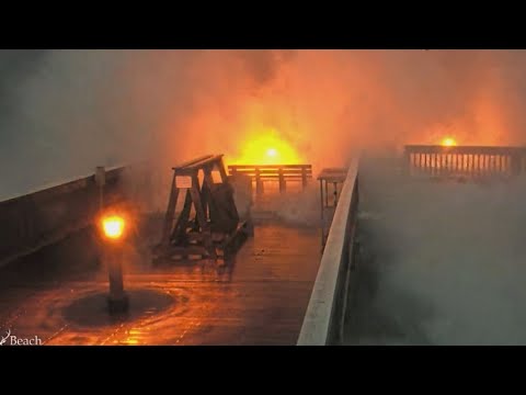 RAW VIDEO | Giant waves from Hurricane Nicole crush pier in Florida