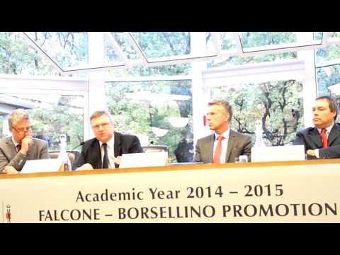 Pan Ambasador Ilgvars Kļava podczas panelu dyskusyjnego w College of Europe