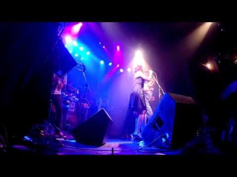 Bossa Cuca Nova e Wilson Simoninha - Essa Moça Tá Diferente