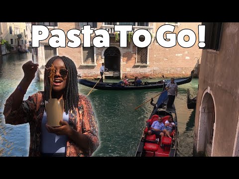 You Can Get Pasta On-The-Go In Venice