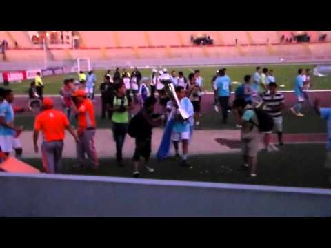 "Gvardia xtrema- Final Trujillo 2014" Barra: Gvardia Xtrema &bull; Club: Sporting Cristal
