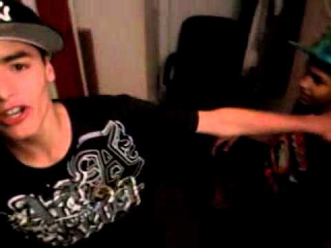 Batalla de gallos: MC VK vs MC FLOW