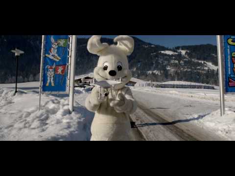 HUBSI hebt im Gelände der Skischule Reith bei Kitzbühel ab