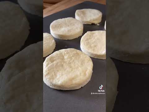 Super Flaky Biscuits and Gravy!